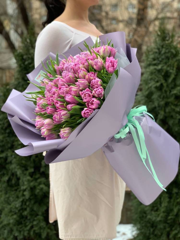 Букет 101 фіолетовий тюльпан.