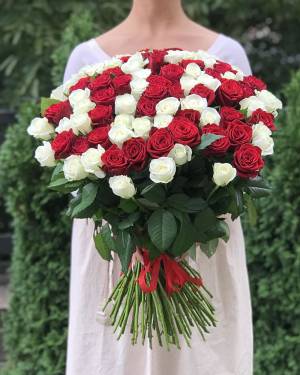 bouquet of 101 roses 