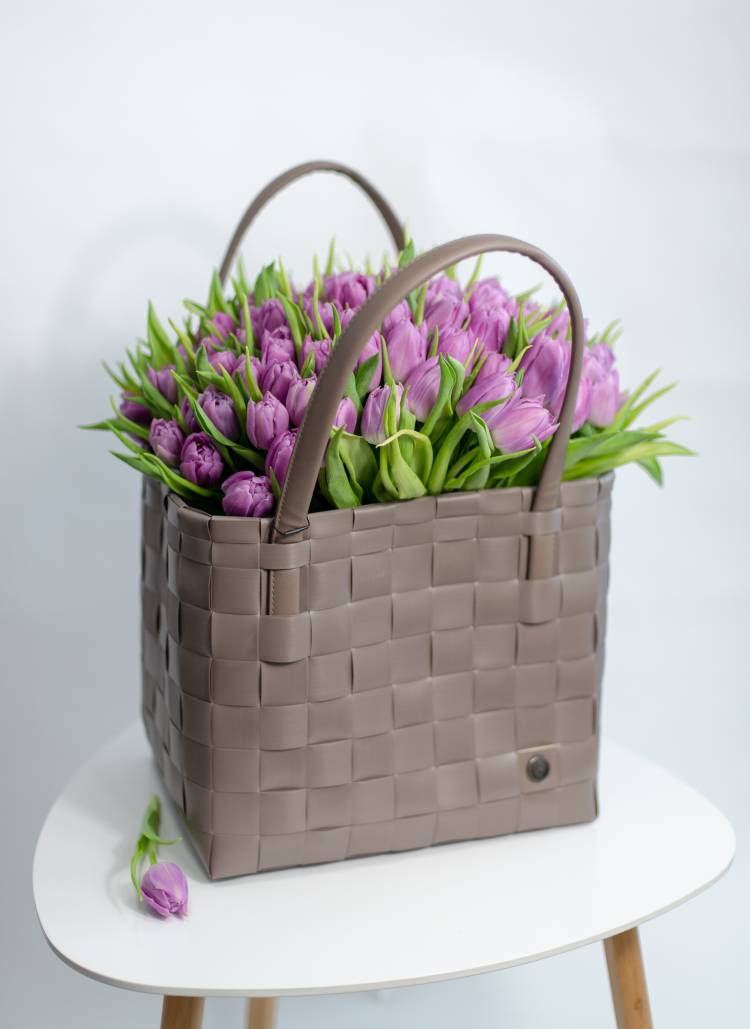 Тюльпани в сумці "Сім чудес світу"