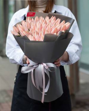 Букет 51 тюльпан персиковий - заказ и доставка цветов Киев