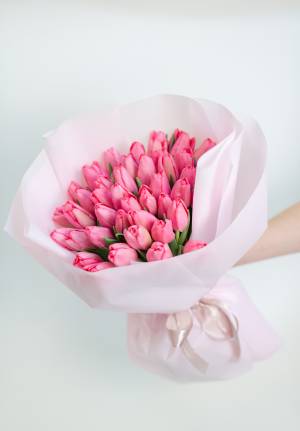 Букет 51 рожевий тюльпан - заказ и доставка цветов Киев