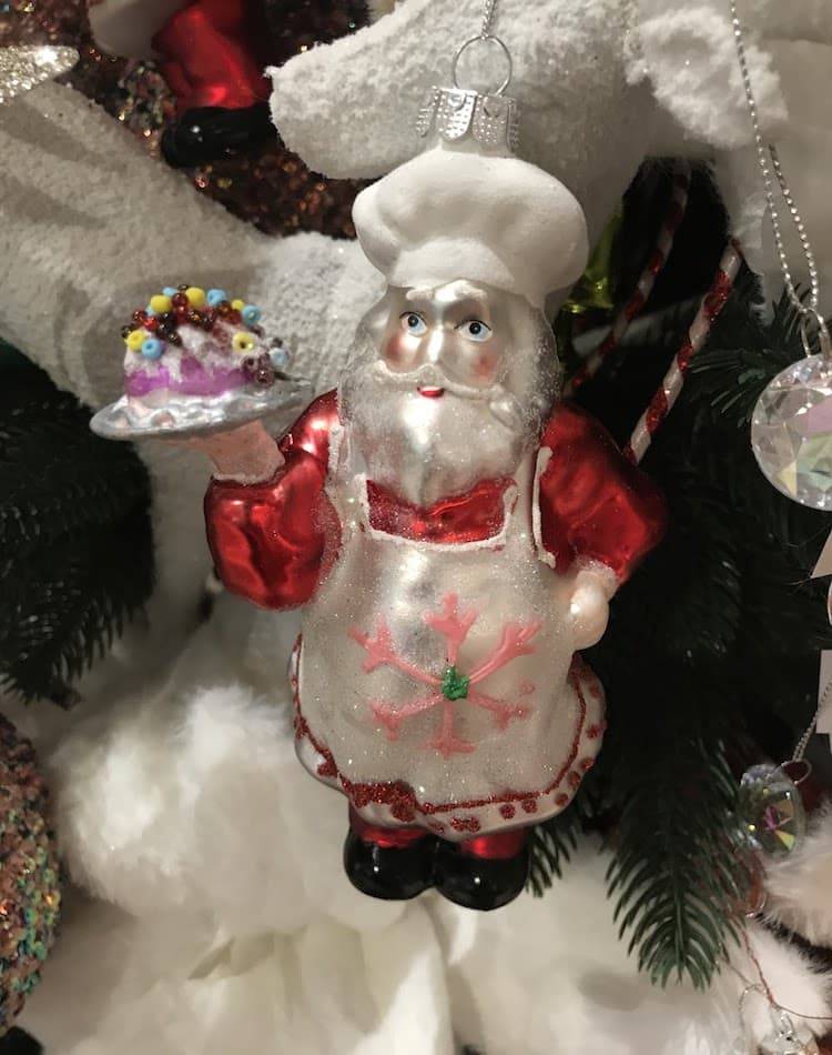 Новорічна іграшка скляний Санта шеф-кухар, червоний / білий, 15 см