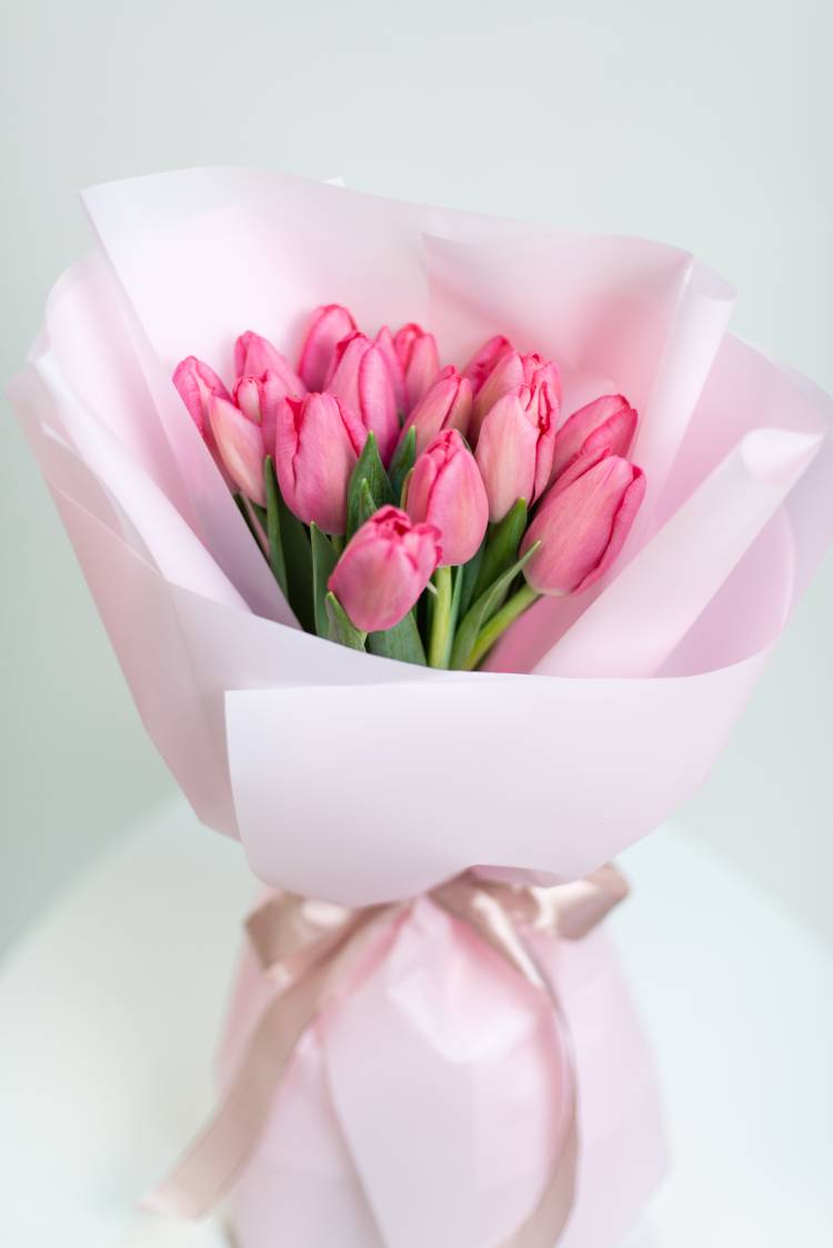 Букет 15 рожевих тюльпанів