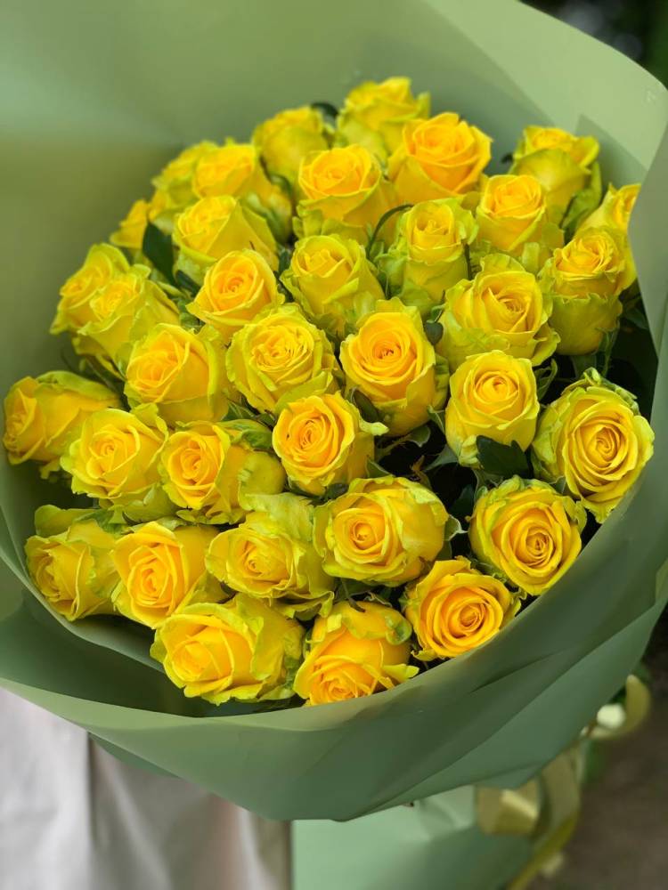 Букет 35 Жовтих троянд в упаковці