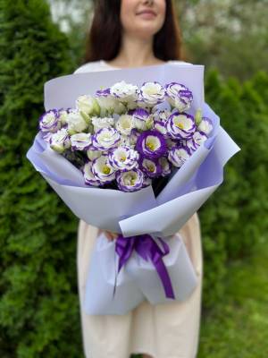 Букет 9 біло-фіолетових еустом. - заказ и доставка цветов Киев
