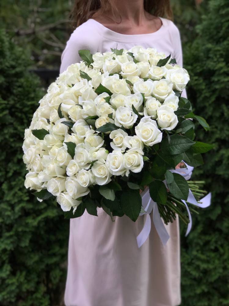 Букет 101 біла троянда 