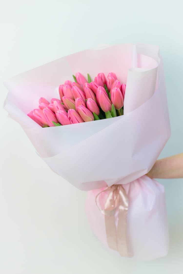 bouquet of 35 pink tulips