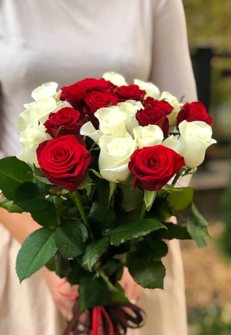 Bouquet of 21 roses 