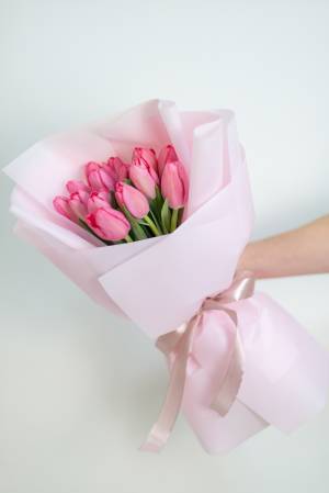 Букет 15 розовых  тюльпанов - заказ и доставка цветов Киев