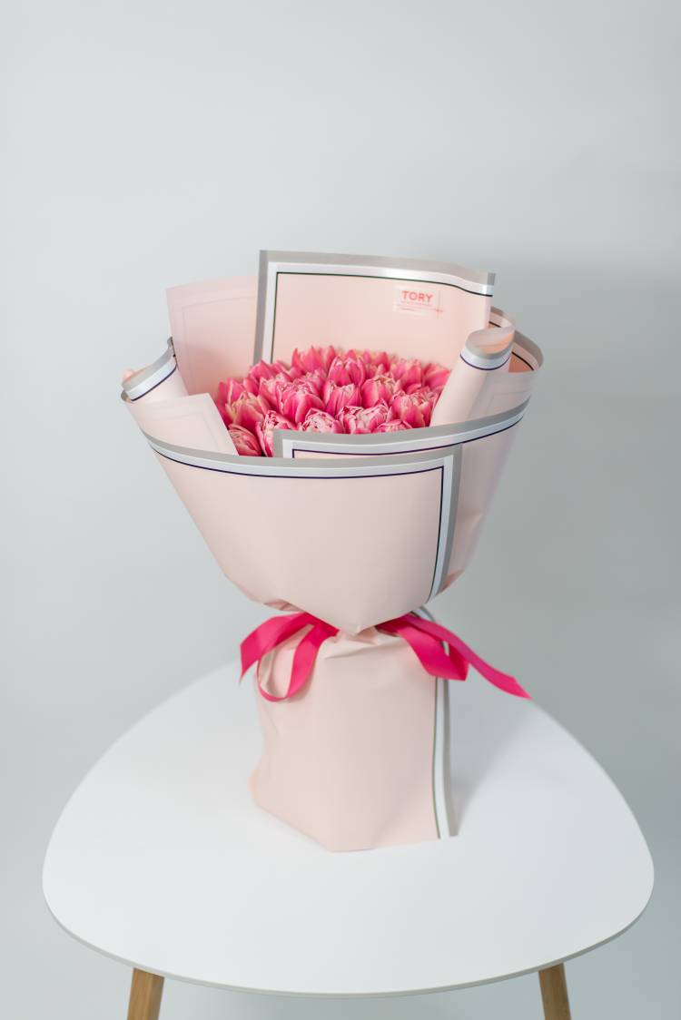 укет 25 розовых пионовидных тюльпанов