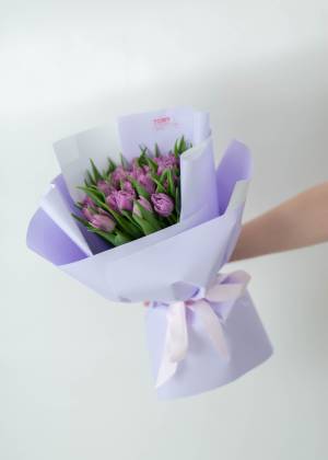 Букет 25 лілово-рожевих піоновидних тюльпанів - заказ и доставка цветов Киев