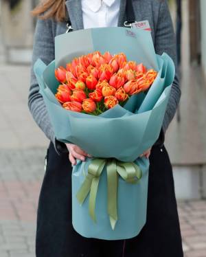 Букет 35 помаранчевих піоновидних тюльпанів - заказ и доставка цветов Киев