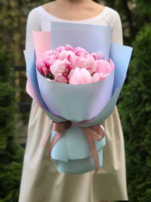Букет 11 розовых пионов - заказ и доставка цветов Киев