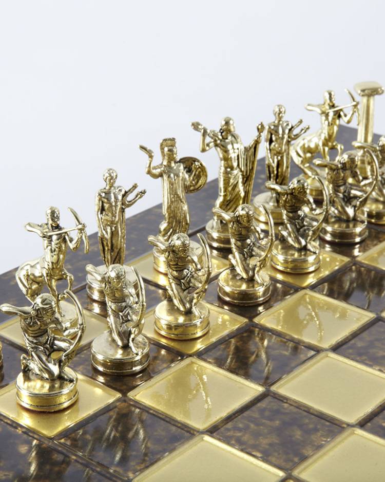 Шахматный набор Подвиги Геркулеса, коричневая шахматная доска, 36см
