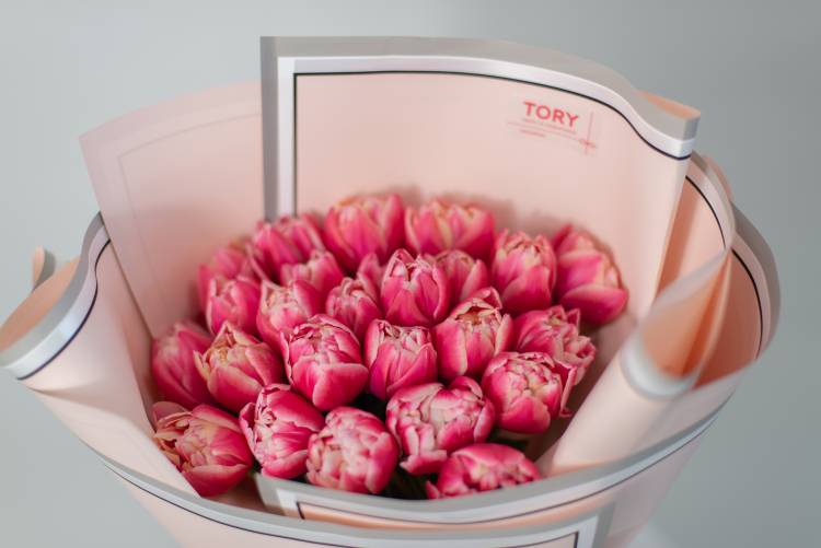 Букет 25 рожевих піоновидних тюльпанів