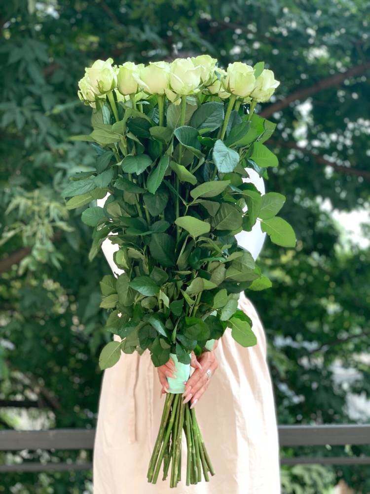 Букет 21 белая роза Премиум, 70 см