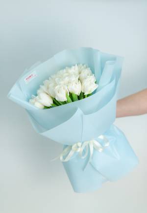 Букет 25 білих піоновидних тюльпанів - заказ и доставка цветов Киев