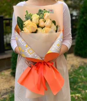 Букет 11 персикових троянд - заказ и доставка цветов Киев