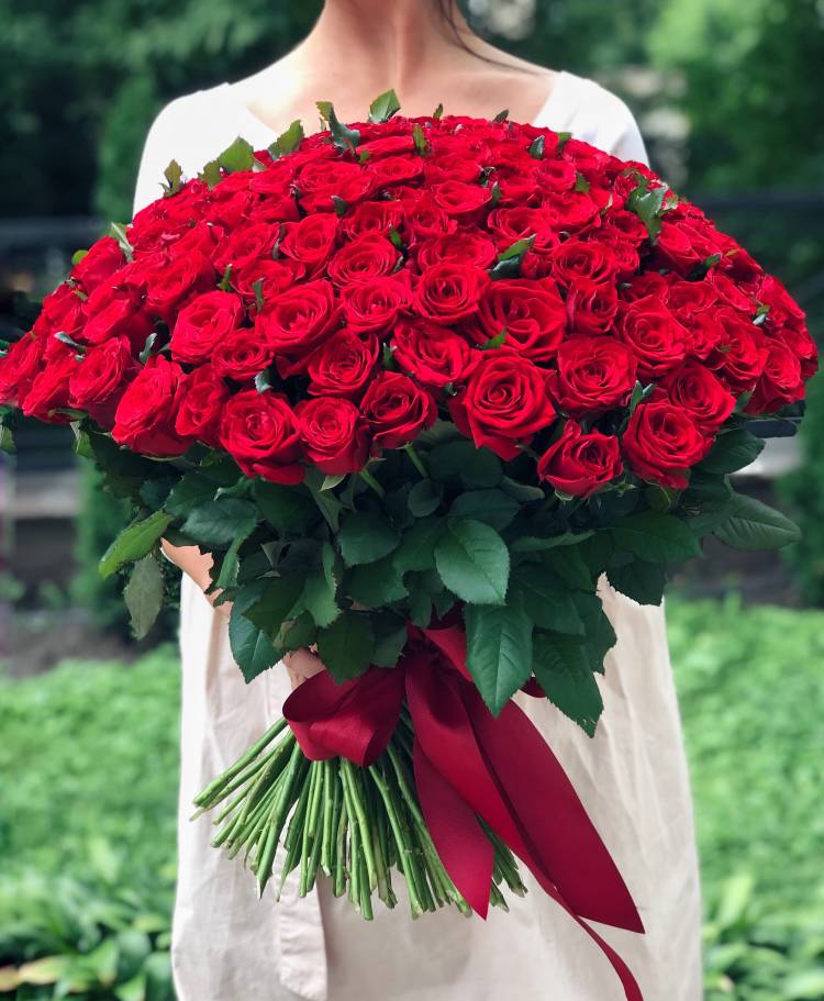 Букет 201 червона троянда Престиж 70 см