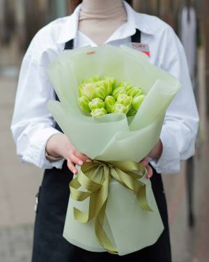 Букет 15 бело-зеленых тюльпанов - заказ и доставка цветов Киев