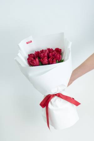 Букет 15 червоних піоновидних тюльпанів - заказ и доставка цветов Киев