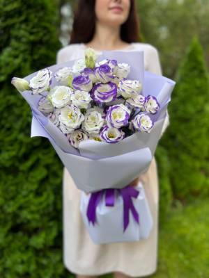 Bouquet of 7 white-violet eustomas - заказ и доставка цветов Киев