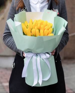Букет 25 жовтих тюльпанів - заказ и доставка цветов Киев