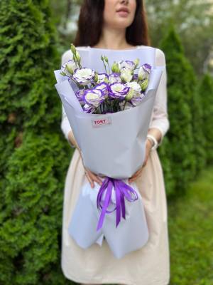 Bouquet of 5 white-violet eustomas - заказ и доставка цветов Киев
