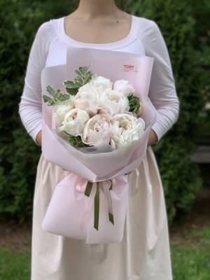 Букет 9 білих півонії - заказ и доставка цветов Киев