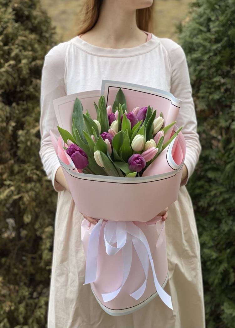 Bouquet of 25 Mixed Tulips